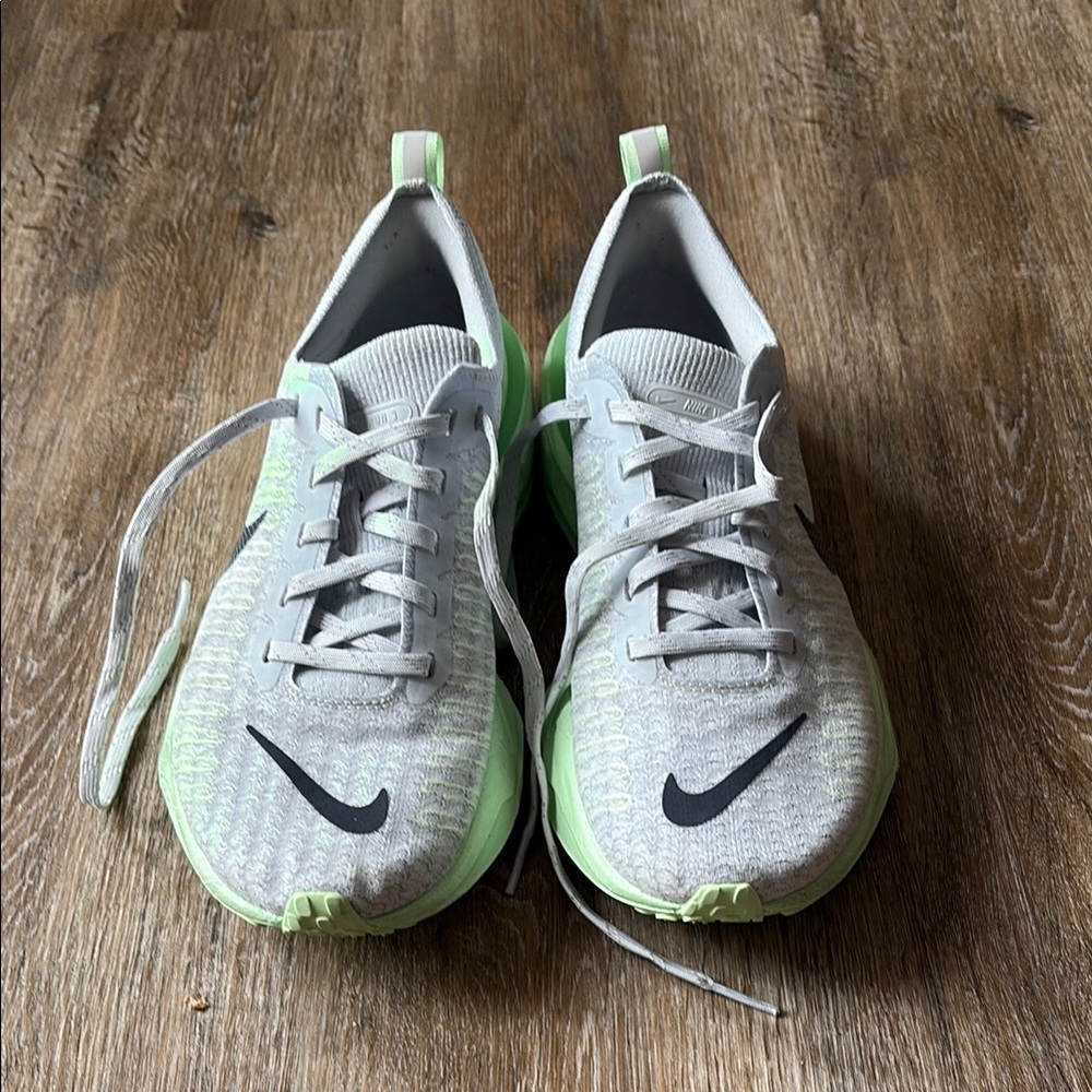 Nike Gray and Green Sneakers